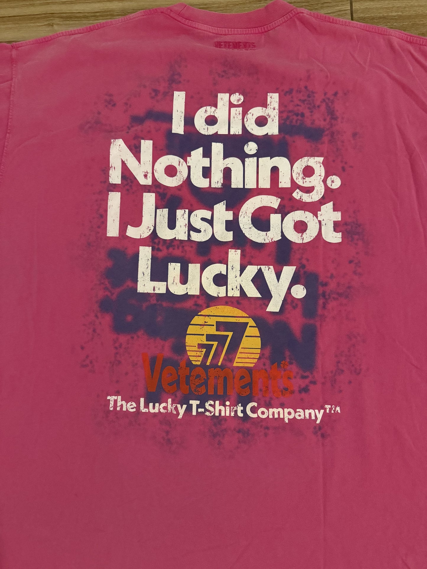 VETEMEMTS I Got Lucky Tee