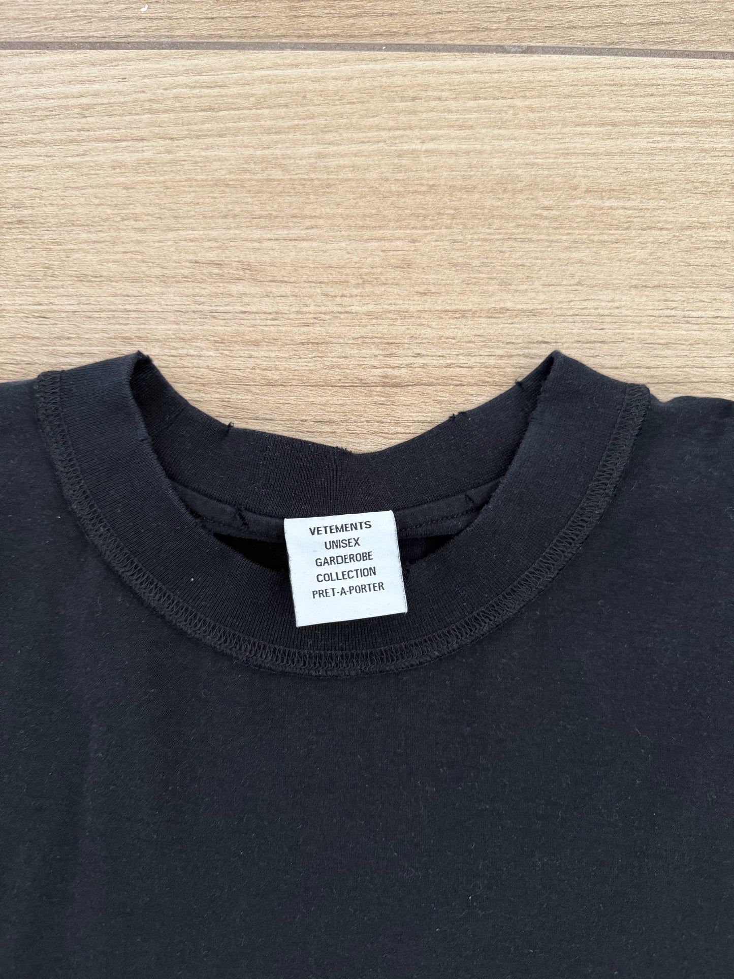 VETEMENTS Destroyed Jerk International Tee
