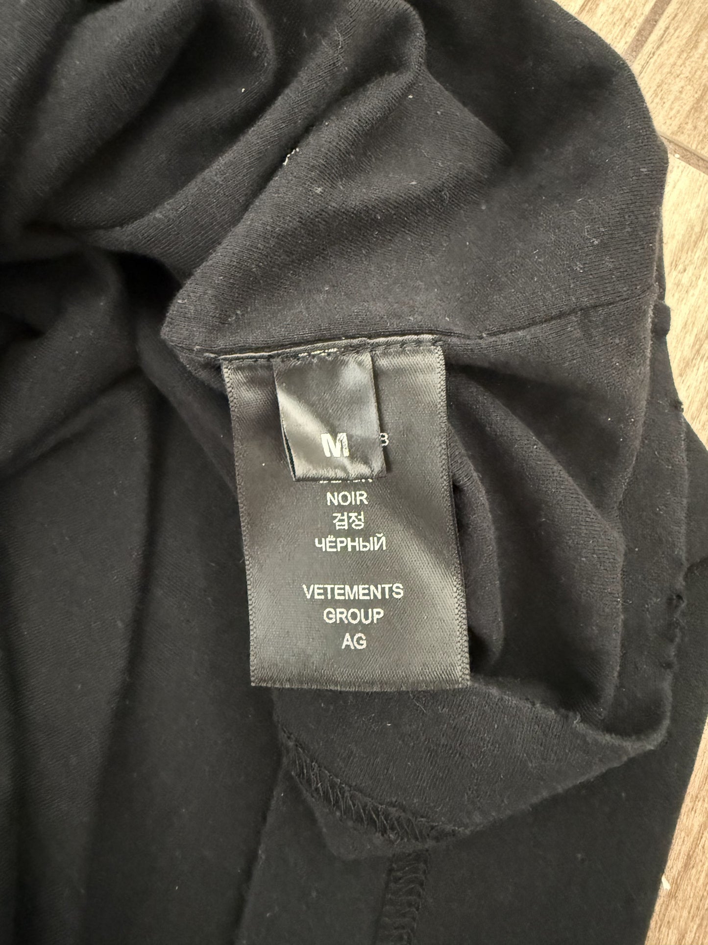 VETEMENTS Destroyed Jerk International Tee