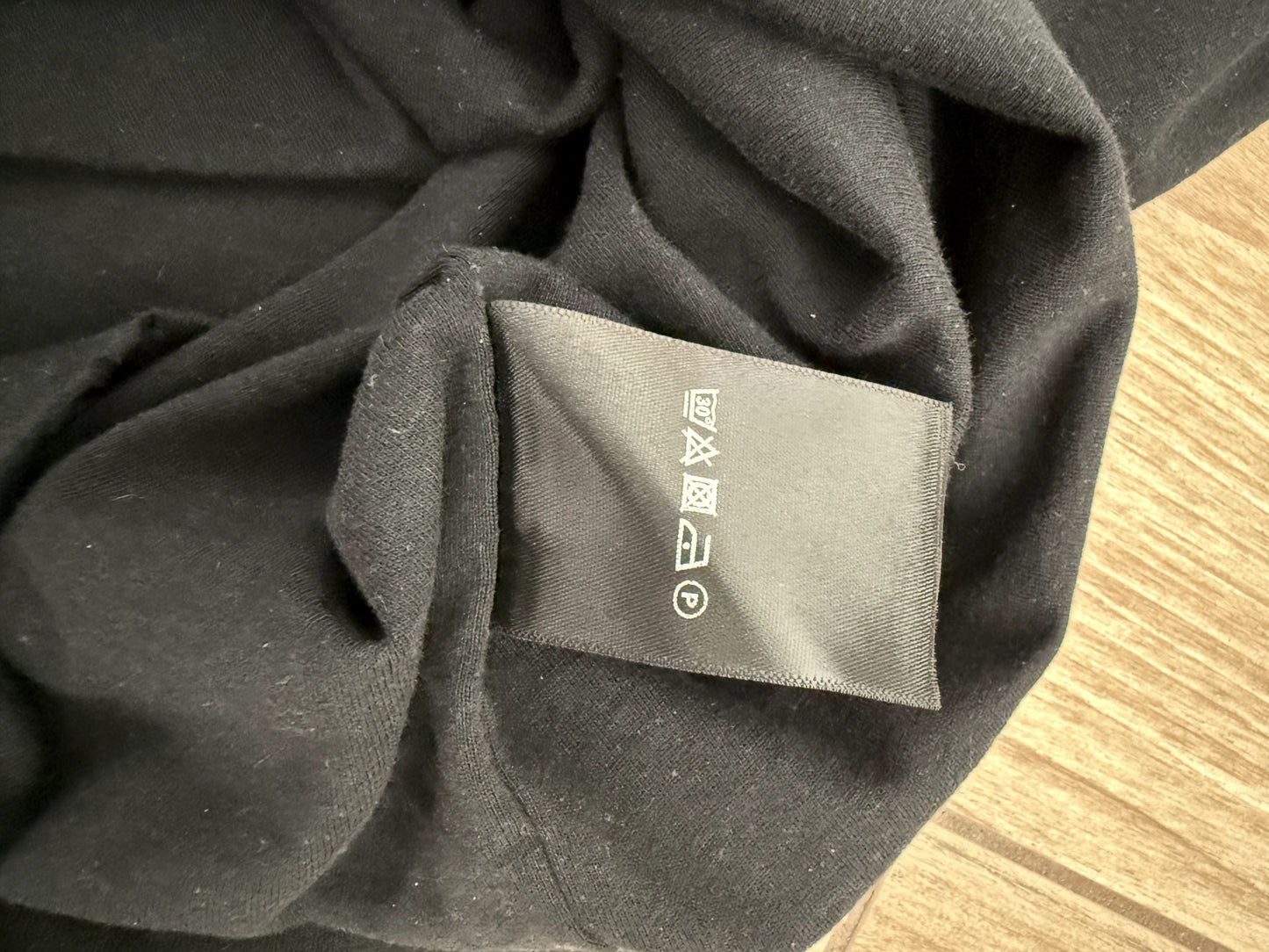 VETEMENTS Destroyed Jerk International Tee