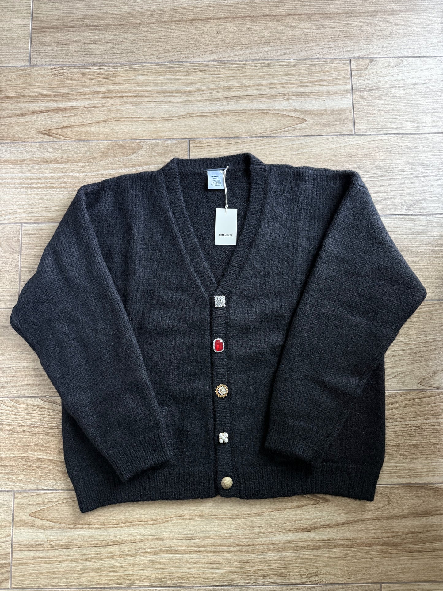 VETEMENTS Fancy Button Knitted Cardigan